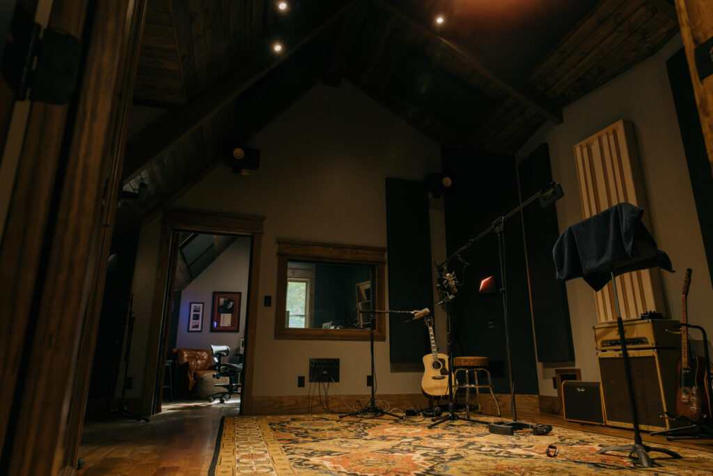Stump City Studios Installs New API 1608-II Console - Vintage King