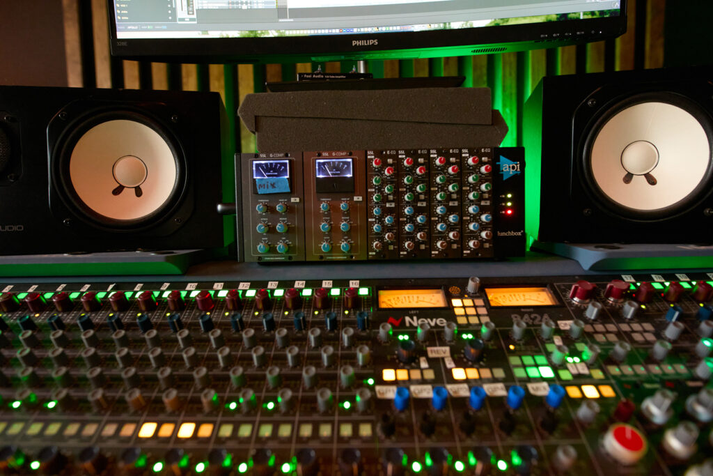 Vintage King Equips Barnito Studio With A Neve 8424 Console