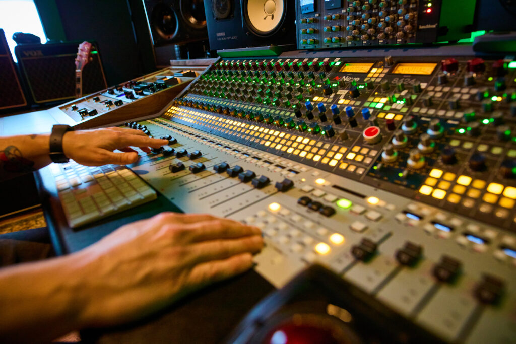 Vintage King Equips Barnito Studio With A Neve 8424 Console