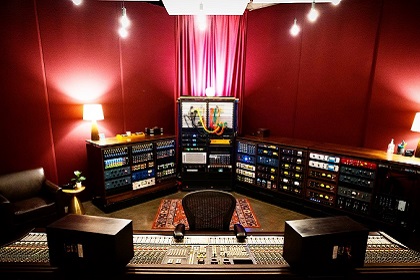 Mad Muse Studios Inspires With Vintage Gear And Famous SSL Console