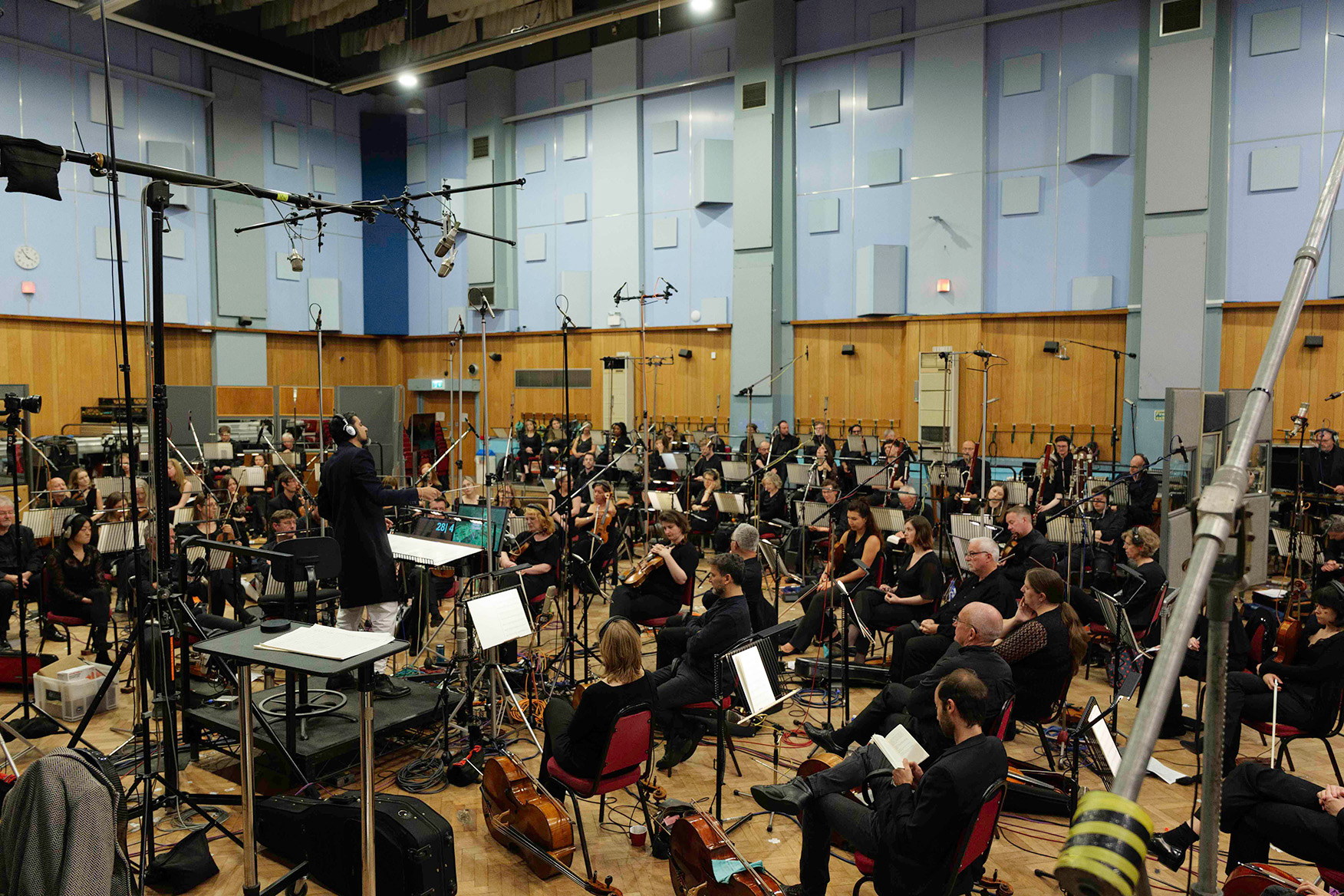 Configuration d'arbre Decca avec trois Neumann M50 montés en T au-dessus de l'orchestre