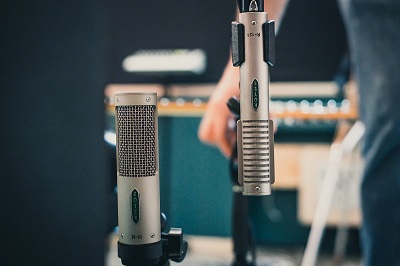 Comparing The New Royer R-10 Ribbon Microphone To The R-121